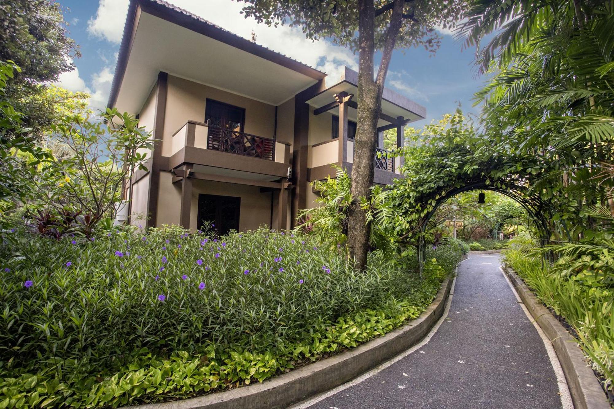 Risata Bali & Kuta Lombok