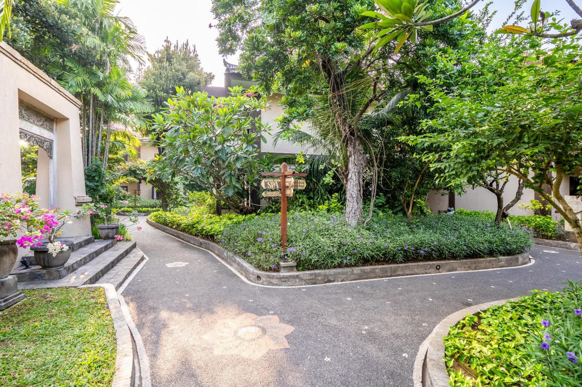 Risata Bali & 4* Kuta Lombok